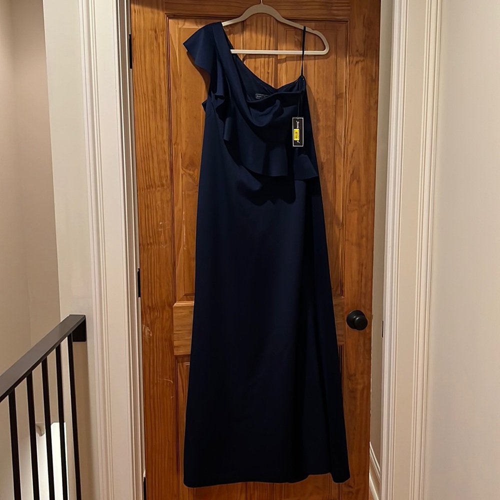Jessica Howard one shoulder formal dress